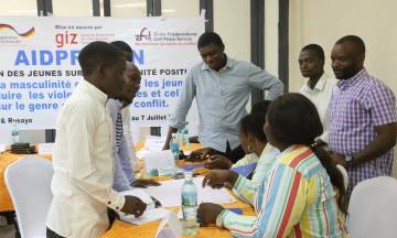 Promouvoir la masculinité positive pour un changement social : retour sur la formation des jeunes à Goma et Rusayo